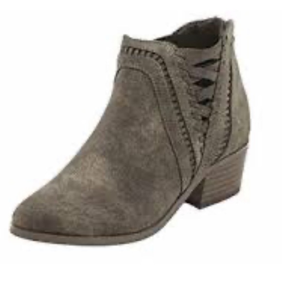 HP! Vince Camuto Pleun Ankle Boots - Picture 2 of 6